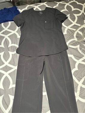 Cherokee infinity womens Scrub Set in gray